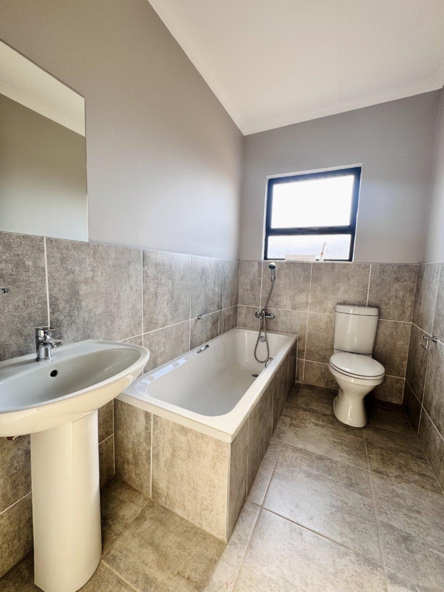 3 Bedroom Property for Sale in Die Heuwel Ext 2 Mpumalanga