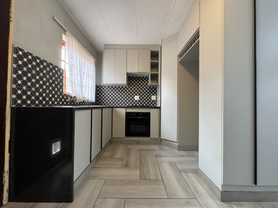 To Let 2 Bedroom Property for Rent in Model Park Mpumalanga