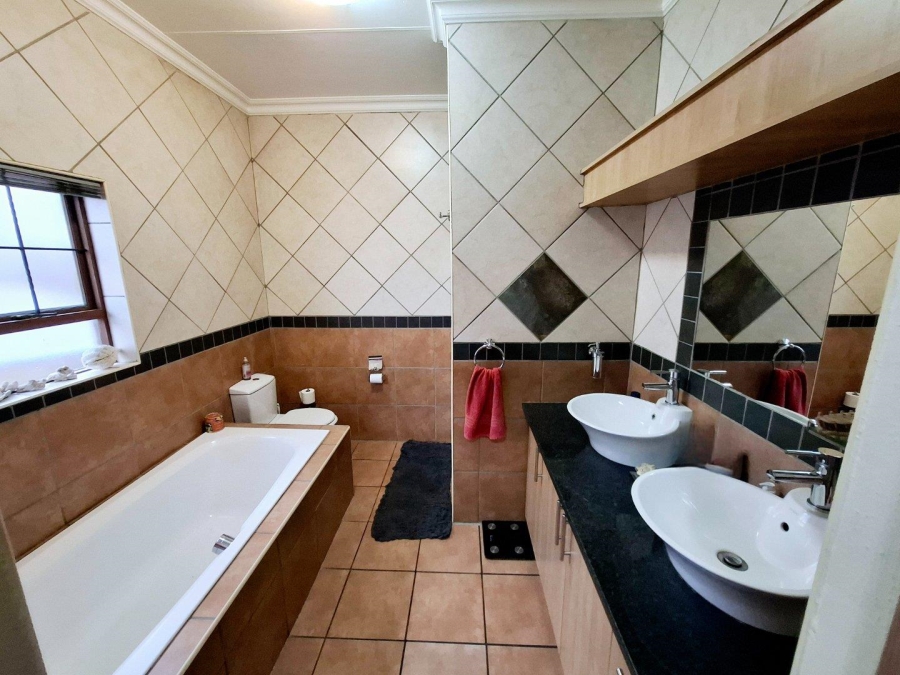 3 Bedroom Property for Sale in Aerorand Mpumalanga