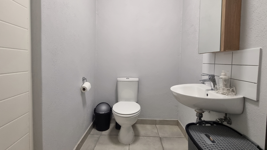 1 Bedroom Property for Sale in West Acres Ext 13 Mpumalanga