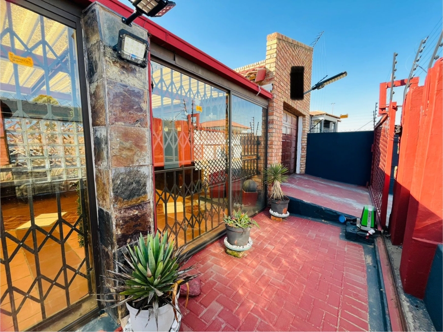 4 Bedroom Property for Sale in Embalenhle Ext 4 Mpumalanga