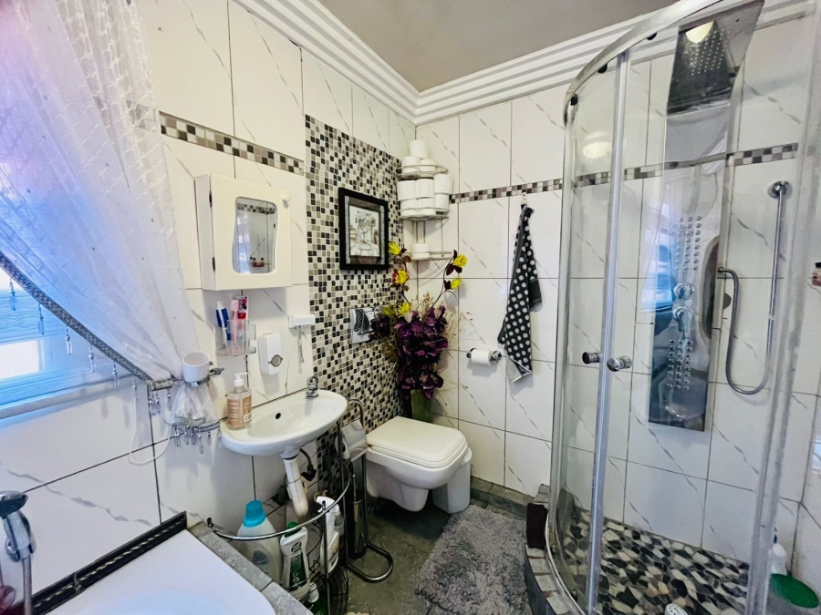 4 Bedroom Property for Sale in Embalenhle Ext 4 Mpumalanga