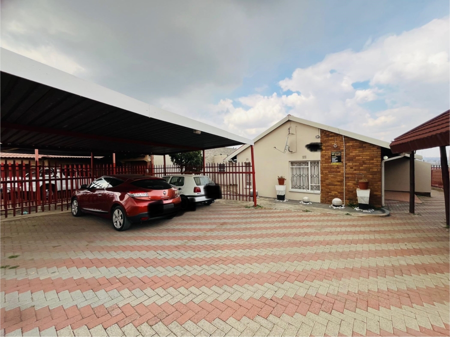 4 Bedroom Property for Sale in Embalenhle Ext 4 Mpumalanga