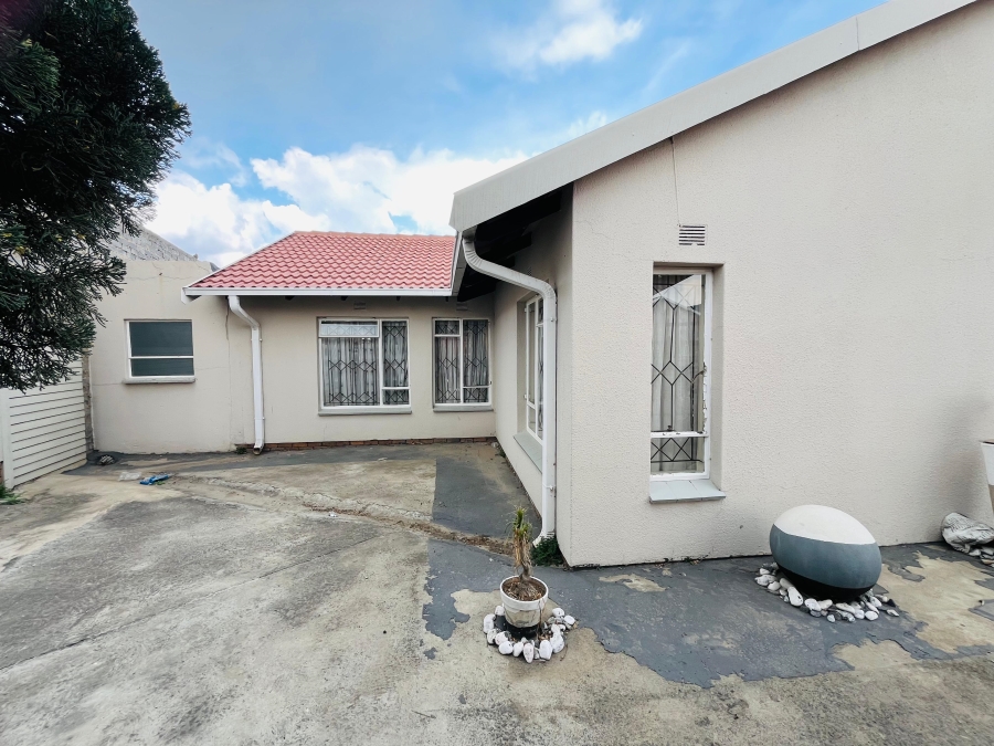 4 Bedroom Property for Sale in Embalenhle Ext 4 Mpumalanga