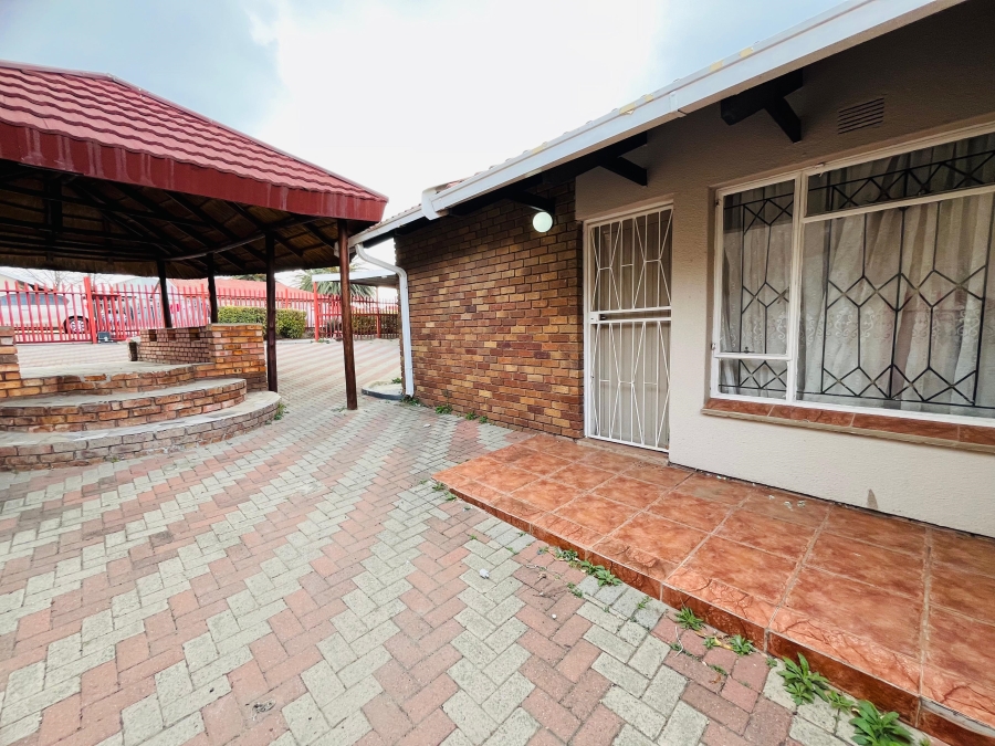 4 Bedroom Property for Sale in Embalenhle Ext 4 Mpumalanga