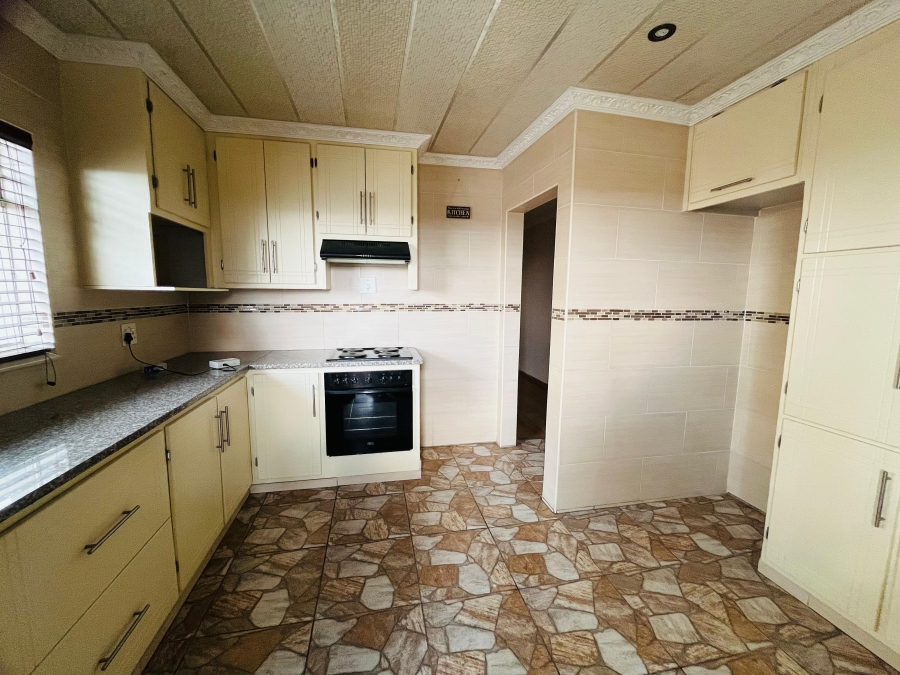 4 Bedroom Property for Sale in Embalenhle Ext 4 Mpumalanga