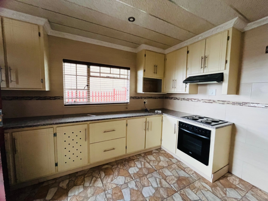 4 Bedroom Property for Sale in Embalenhle Ext 4 Mpumalanga