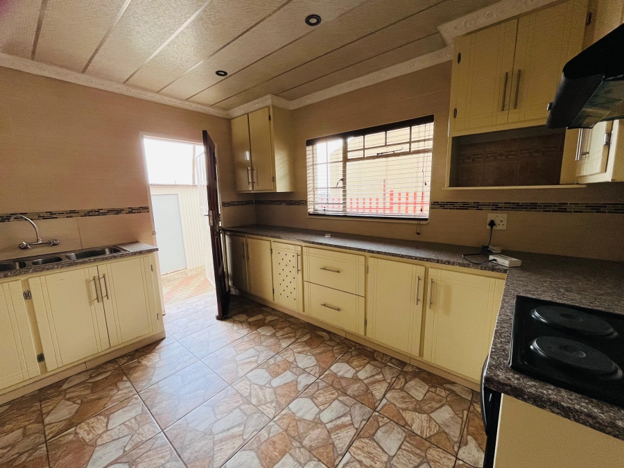 4 Bedroom Property for Sale in Embalenhle Ext 4 Mpumalanga