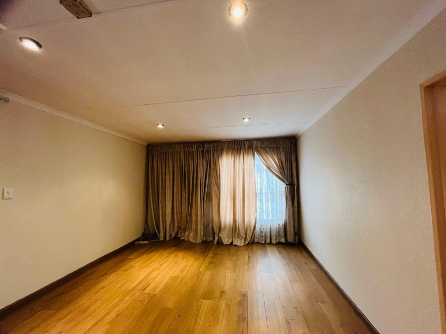 4 Bedroom Property for Sale in Embalenhle Ext 4 Mpumalanga