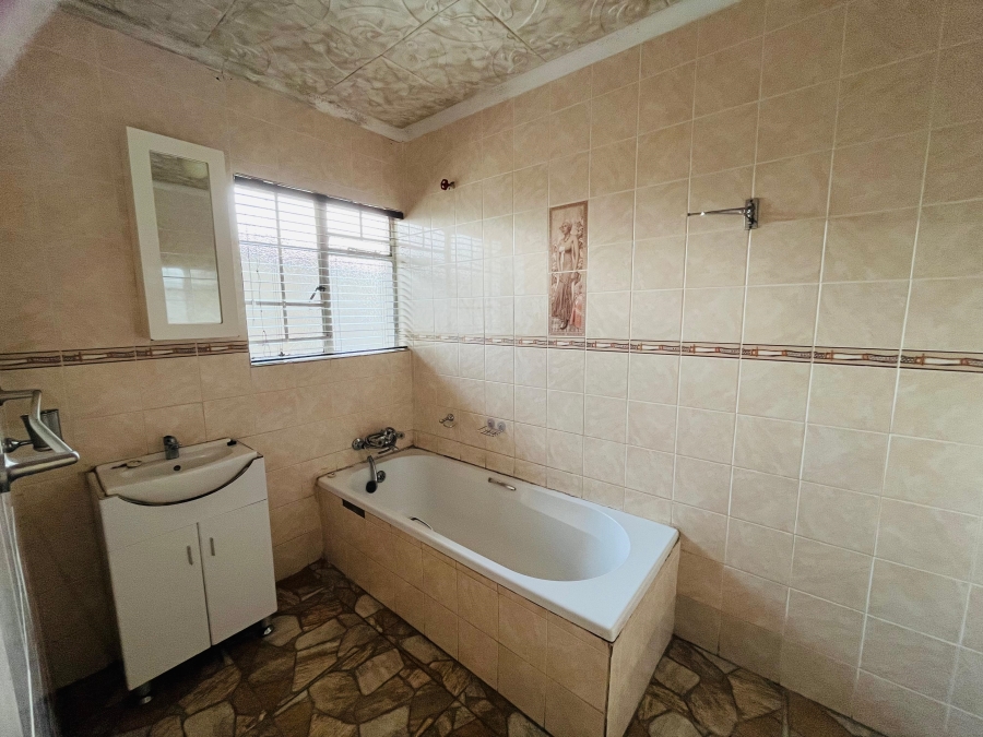4 Bedroom Property for Sale in Embalenhle Ext 4 Mpumalanga