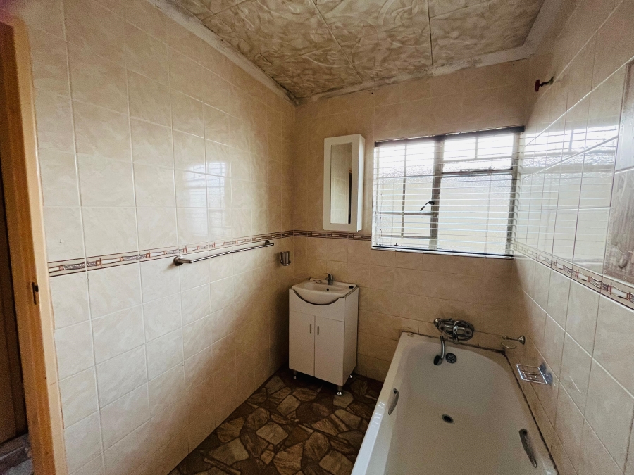 4 Bedroom Property for Sale in Embalenhle Ext 4 Mpumalanga