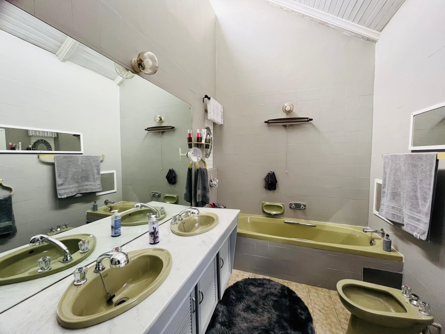 4 Bedroom Property for Sale in Leslie Mpumalanga