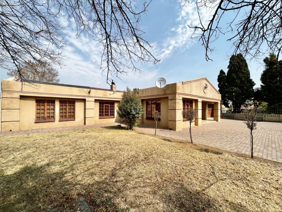 5 Bedroom Property for Sale in Secunda Mpumalanga