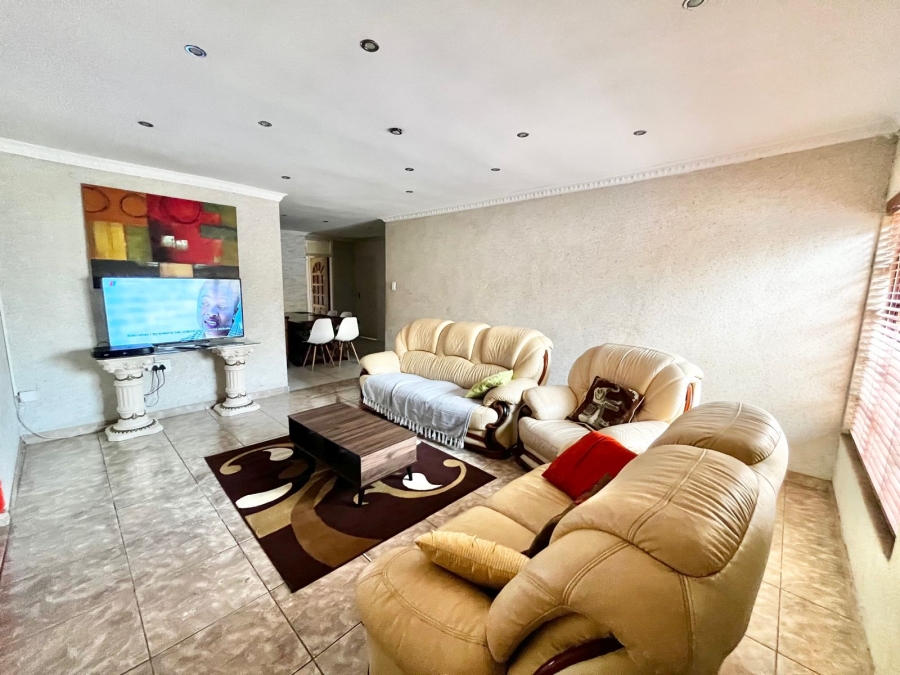 5 Bedroom Property for Sale in Secunda Mpumalanga