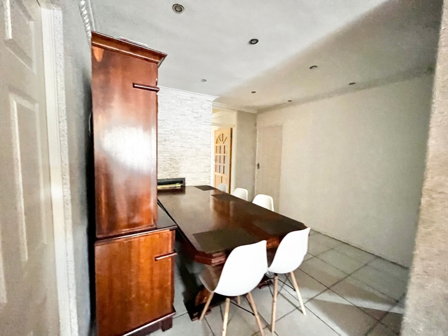 5 Bedroom Property for Sale in Secunda Mpumalanga