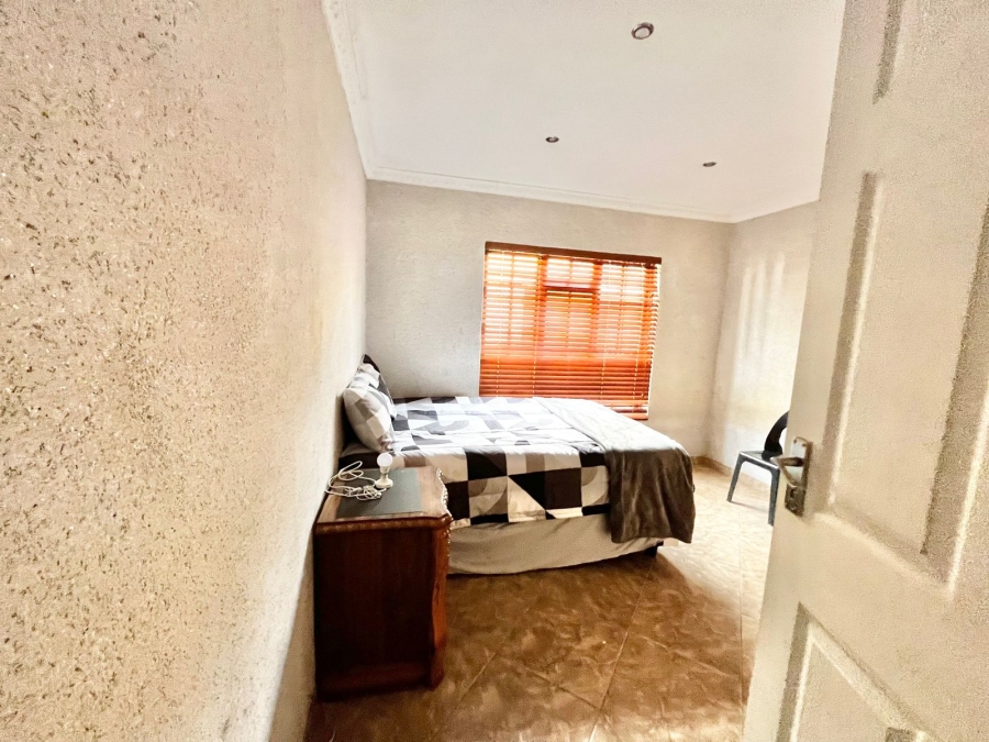5 Bedroom Property for Sale in Secunda Mpumalanga