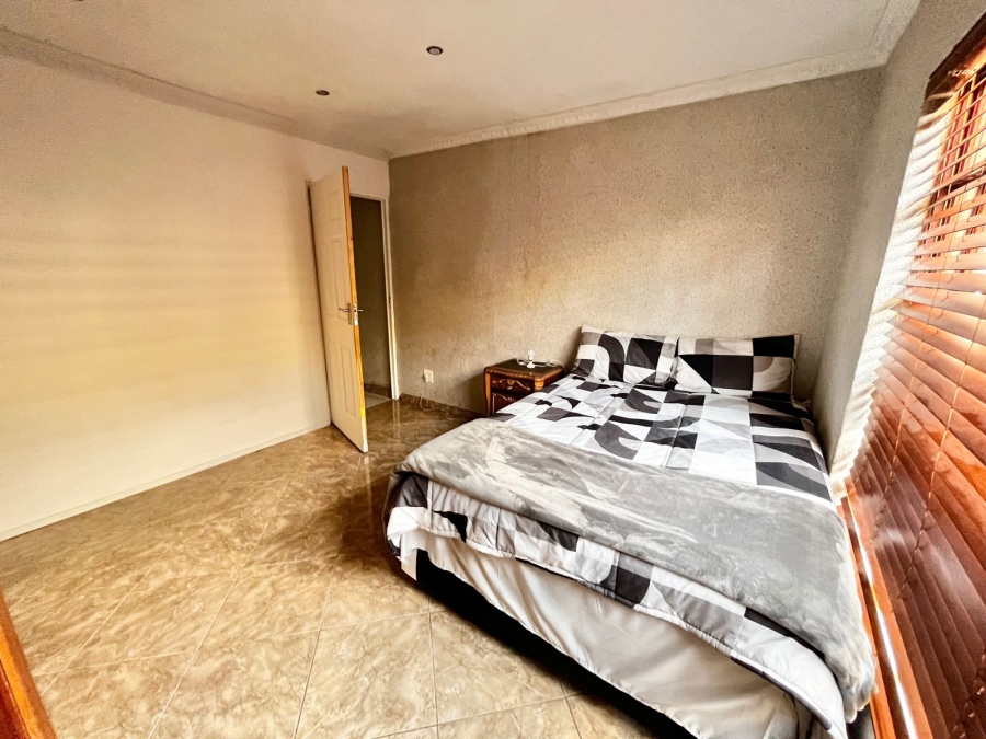 5 Bedroom Property for Sale in Secunda Mpumalanga