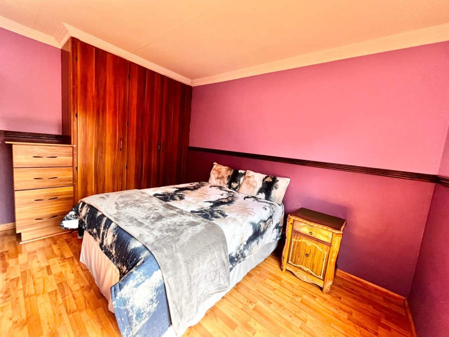 5 Bedroom Property for Sale in Secunda Mpumalanga