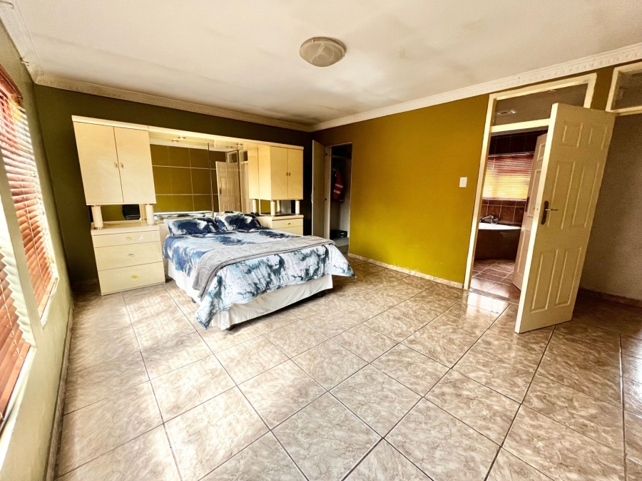 5 Bedroom Property for Sale in Secunda Mpumalanga