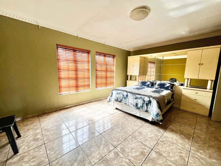 5 Bedroom Property for Sale in Secunda Mpumalanga
