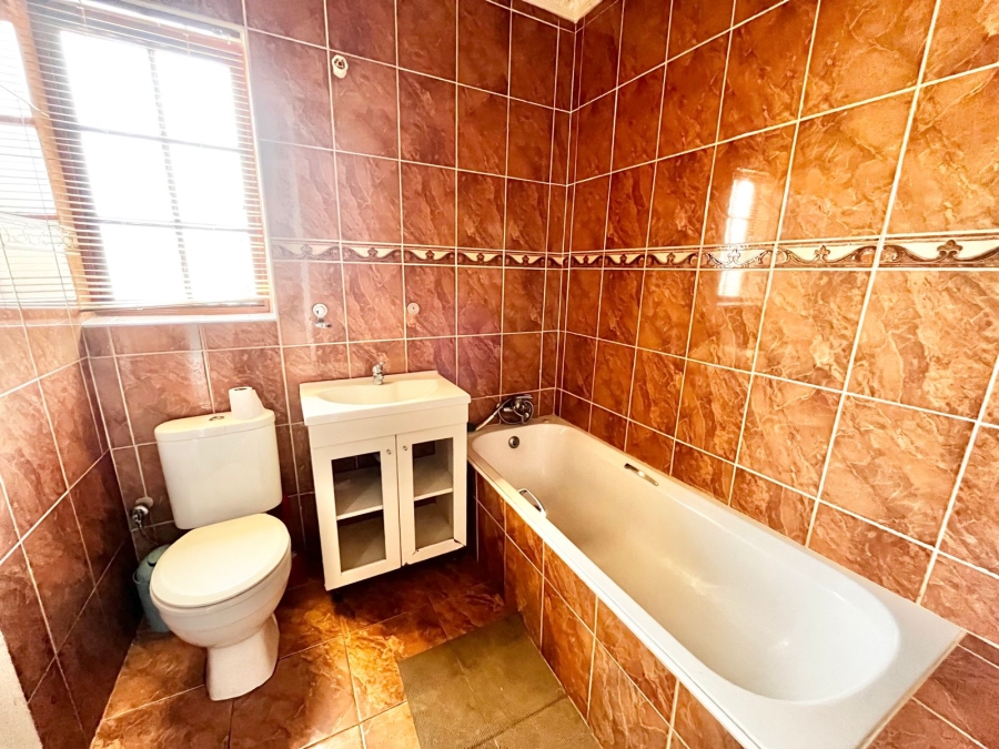 5 Bedroom Property for Sale in Secunda Mpumalanga