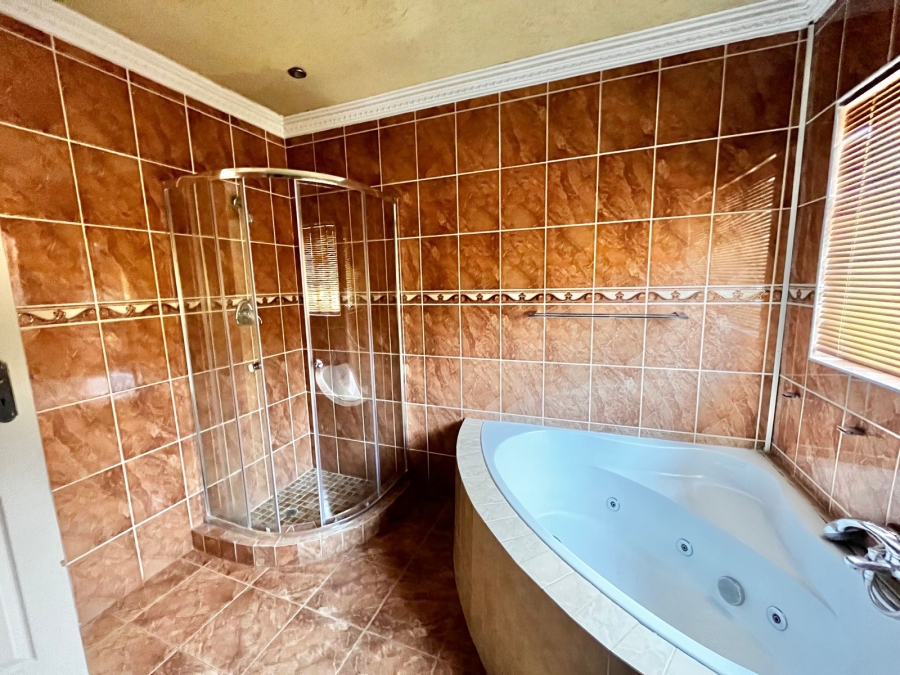 5 Bedroom Property for Sale in Secunda Mpumalanga