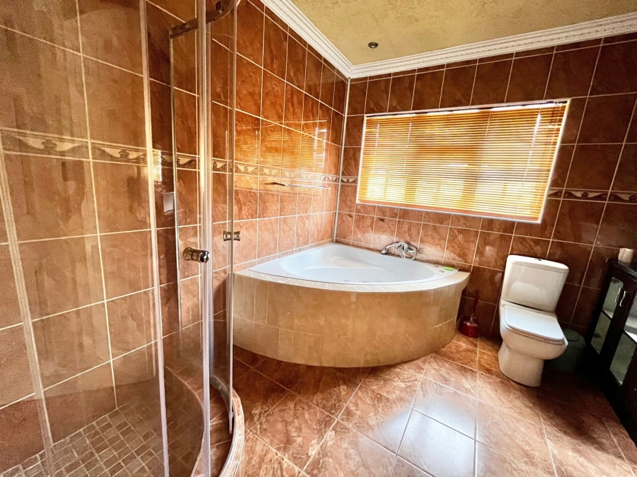 5 Bedroom Property for Sale in Secunda Mpumalanga