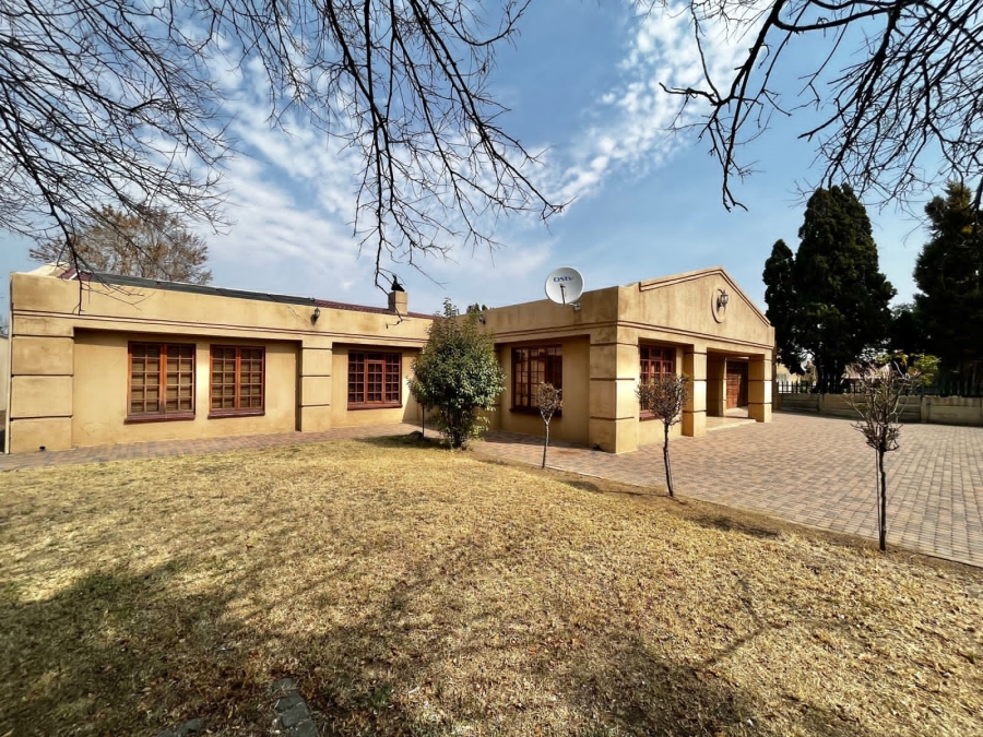 5 Bedroom Property for Sale in Secunda Mpumalanga