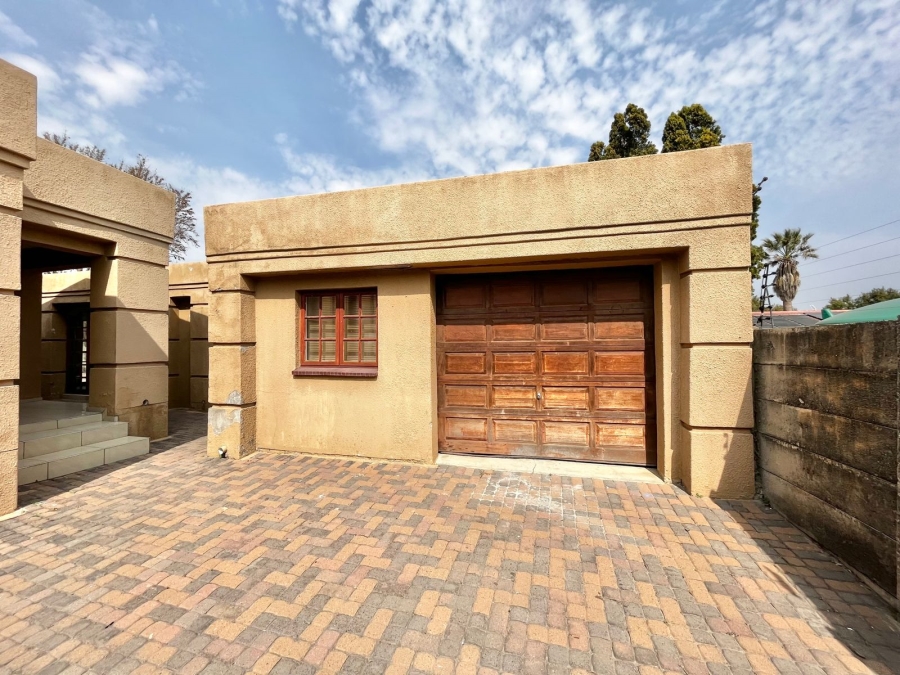 5 Bedroom Property for Sale in Secunda Mpumalanga