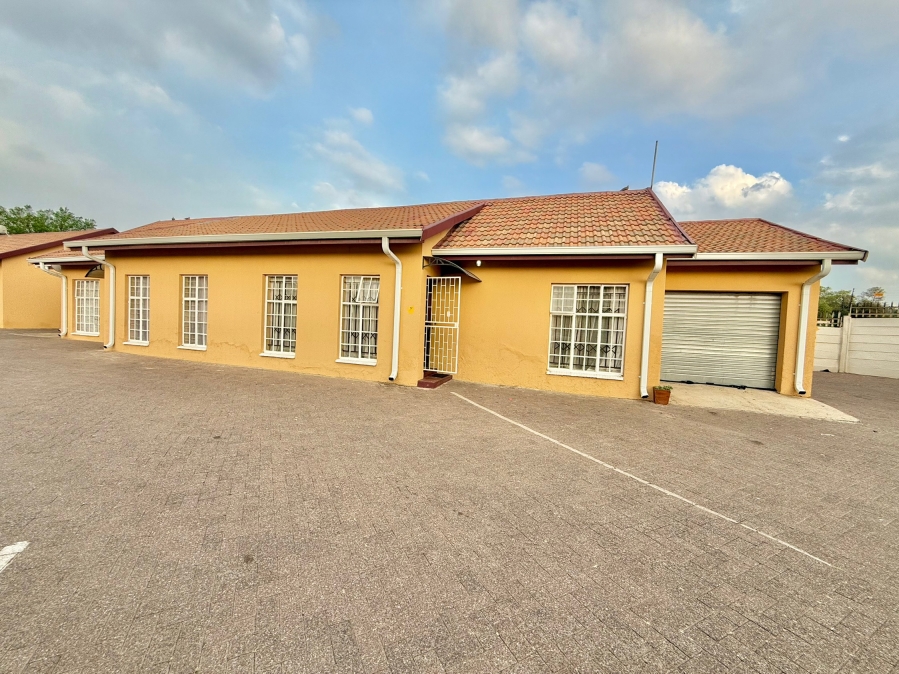 2 Bedroom Property for Sale in Cosmosrand Mpumalanga