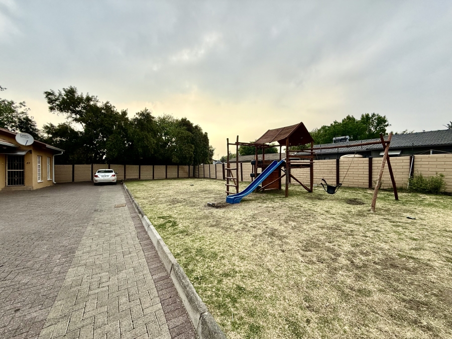 2 Bedroom Property for Sale in Cosmosrand Mpumalanga