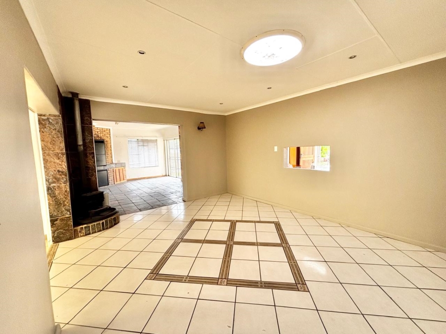 5 Bedroom Property for Sale in Suidheuwel Mpumalanga