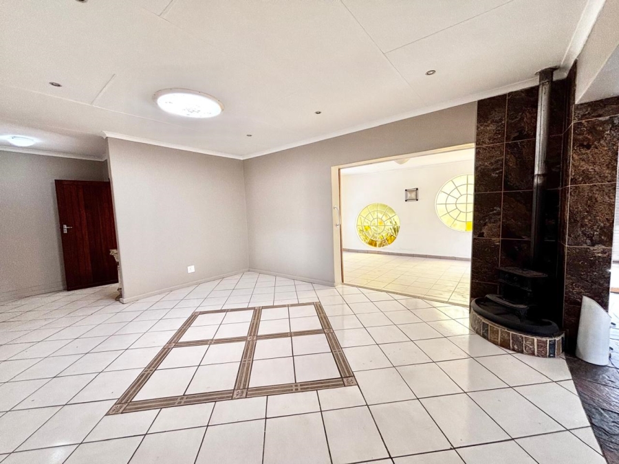 5 Bedroom Property for Sale in Suidheuwel Mpumalanga