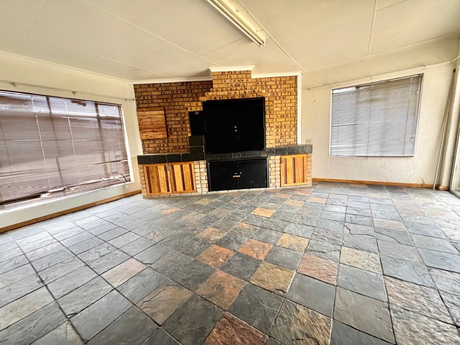 5 Bedroom Property for Sale in Suidheuwel Mpumalanga