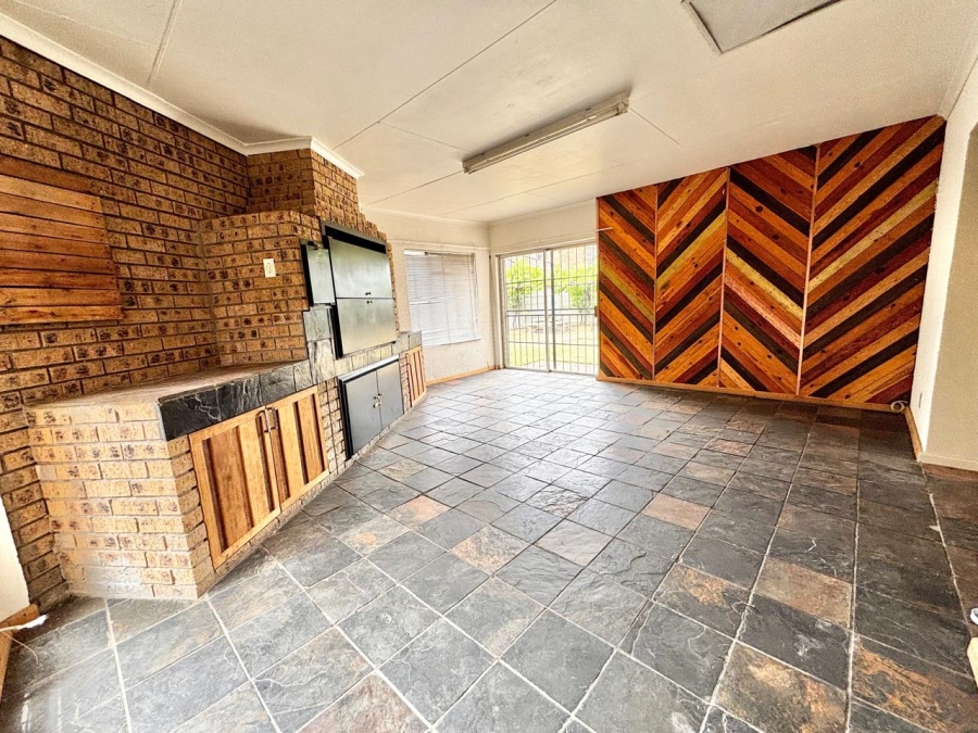 5 Bedroom Property for Sale in Suidheuwel Mpumalanga