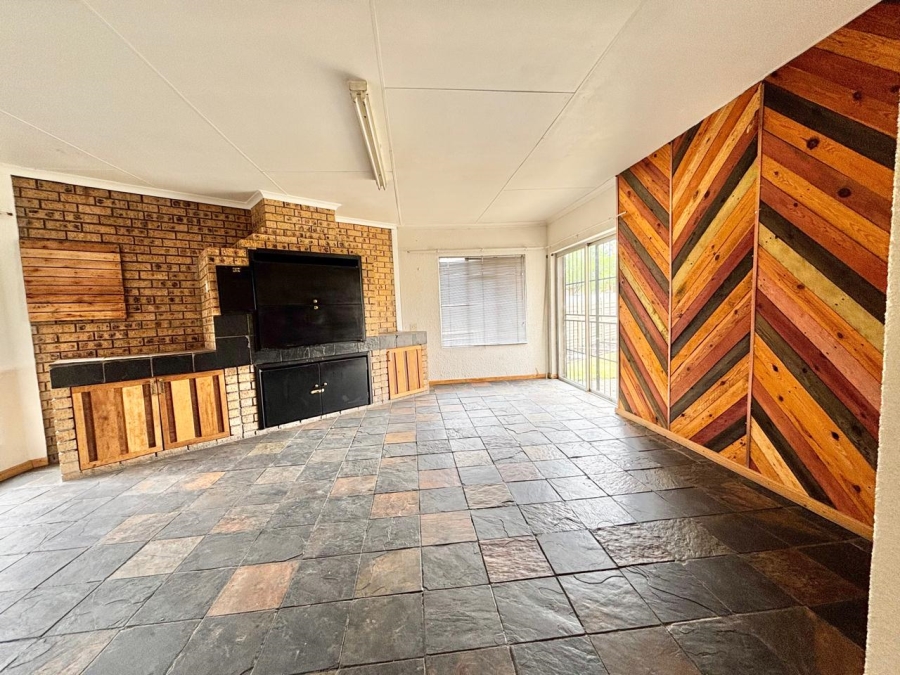 5 Bedroom Property for Sale in Suidheuwel Mpumalanga