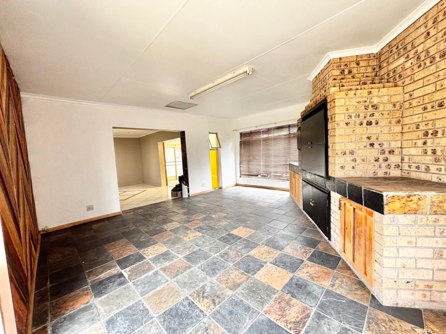 5 Bedroom Property for Sale in Suidheuwel Mpumalanga