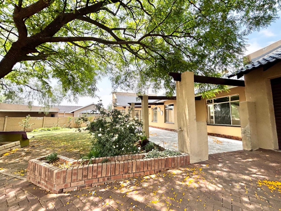 5 Bedroom Property for Sale in Suidheuwel Mpumalanga