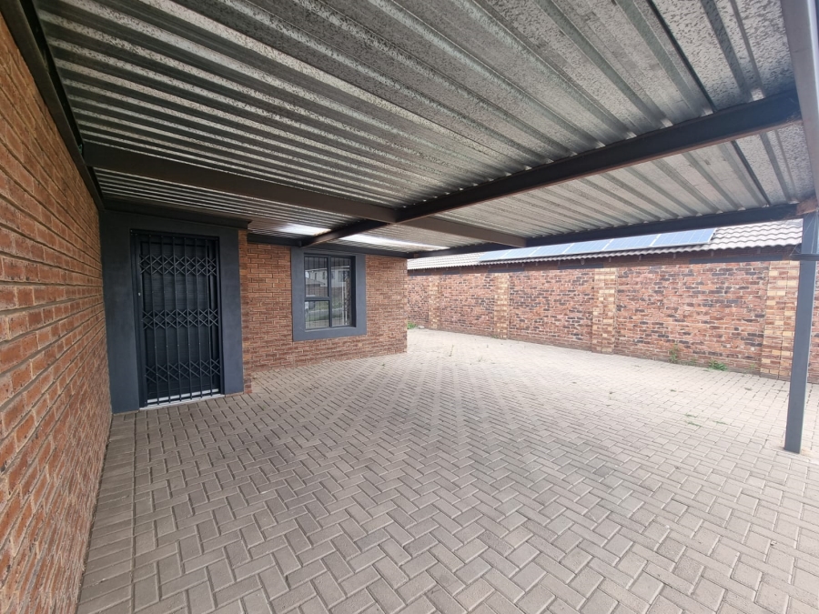 2 Bedroom Property for Sale in Suidheuwel Mpumalanga