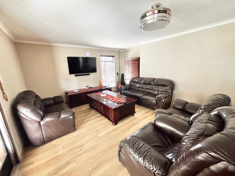 5 Bedroom Property for Sale in Noordrand Mpumalanga