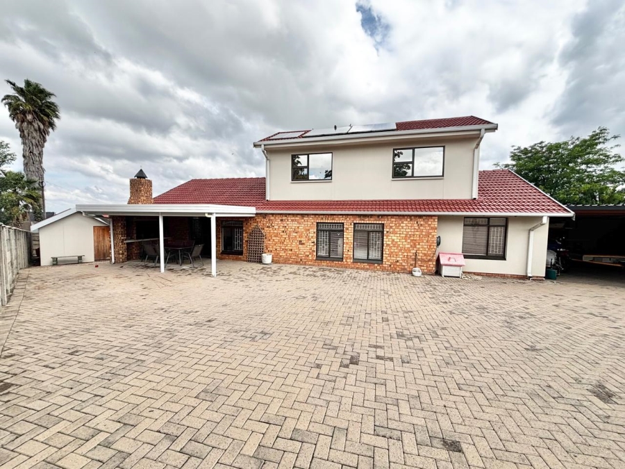5 Bedroom Property for Sale in Noordrand Mpumalanga