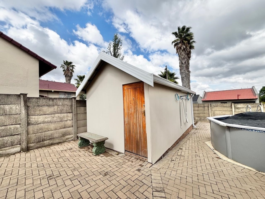 5 Bedroom Property for Sale in Noordrand Mpumalanga