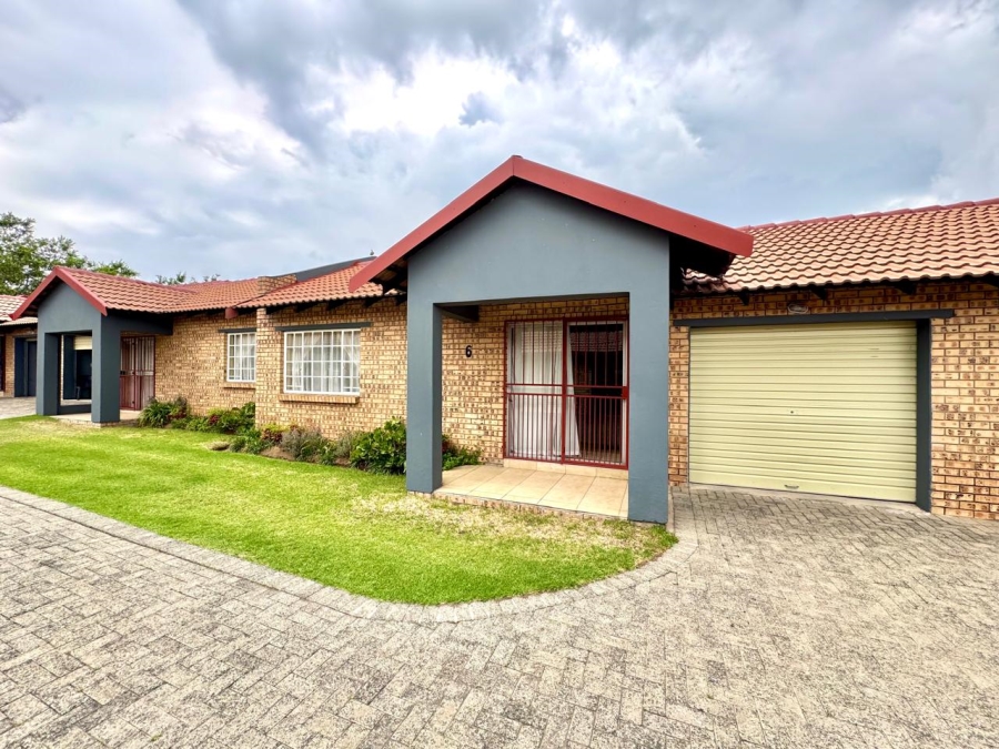 1 Bedroom Property for Sale in Cosmosrand Mpumalanga
