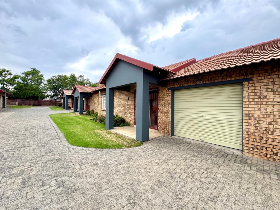 1 Bedroom Property for Sale in Cosmosrand Mpumalanga