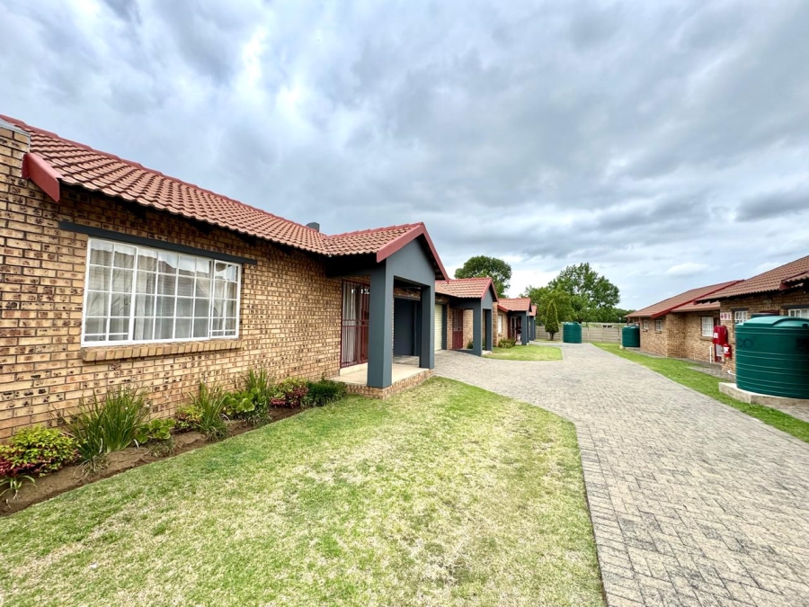 1 Bedroom Property for Sale in Cosmosrand Mpumalanga