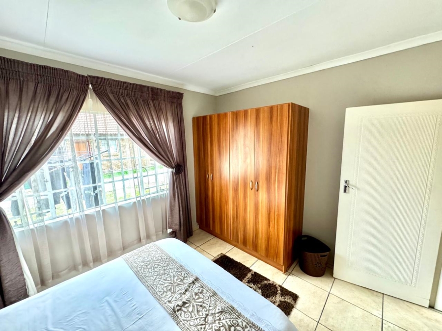 1 Bedroom Property for Sale in Cosmosrand Mpumalanga