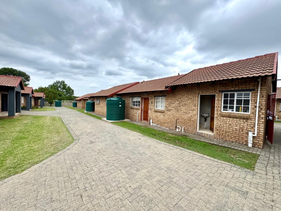 1 Bedroom Property for Sale in Cosmosrand Mpumalanga