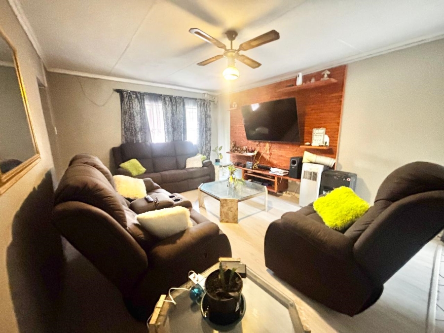 5 Bedroom Property for Sale in Secunda Mpumalanga