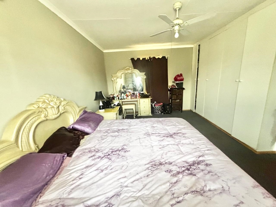 5 Bedroom Property for Sale in Secunda Mpumalanga