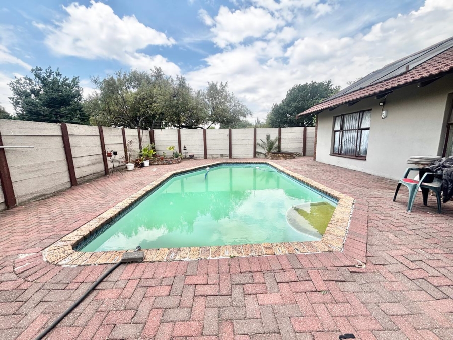 5 Bedroom Property for Sale in Secunda Mpumalanga